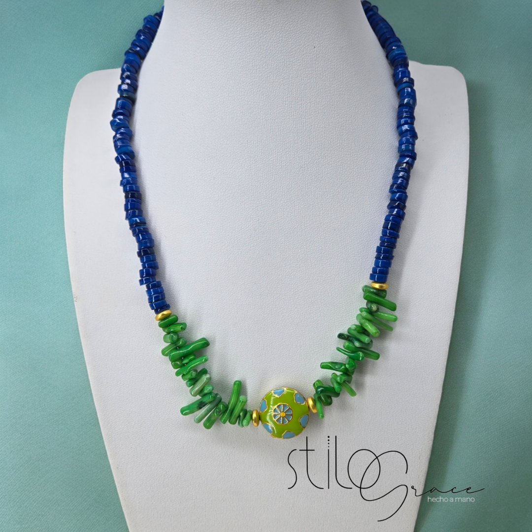 ✨ Collar de Chips de Shell y Coral Sintético ✨ ✨ Shell Chips and Synthetic Coral Necklace ✨