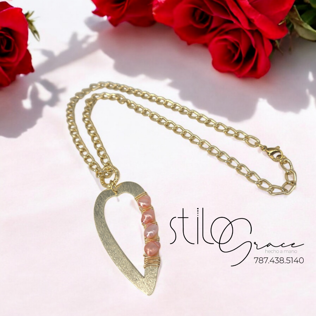 "Collar con corazón alambrado con perlas Melania" "Necklace with wired heart with pearls Melania"