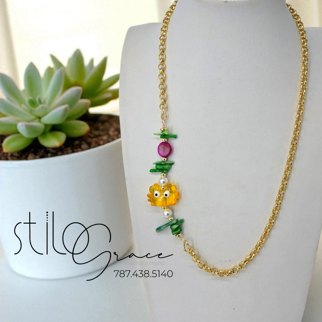 "Collar de cangrejo, perlas y coral Sebastian" "Sebastian Crab, Pearl, and Coral Necklace"