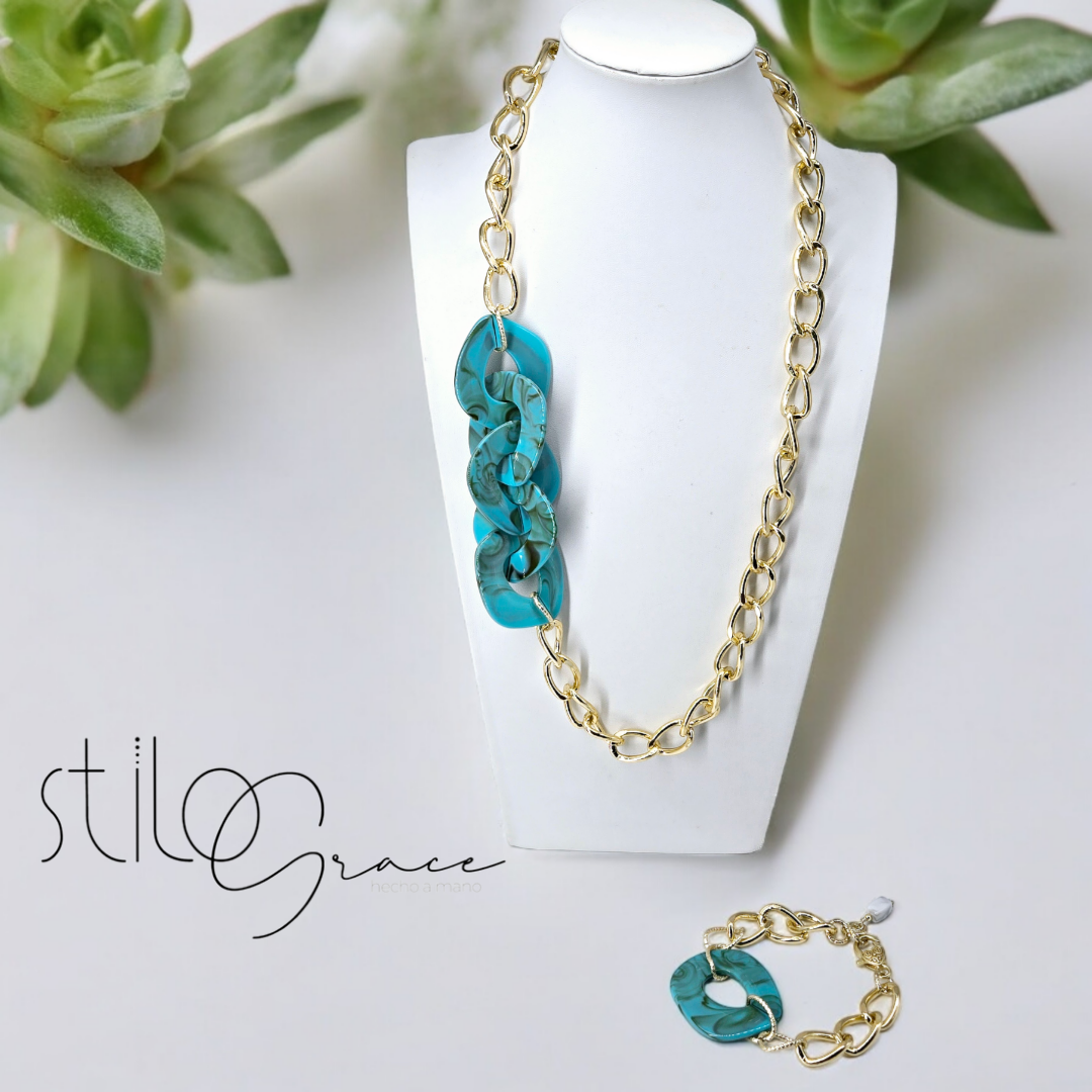 Conjunto Collar y Pulsera en Acrílico Turquesa y Aluminio Dorado    (Turquoise Acrylic and Gold Aluminum Necklace and Bracelet Set)