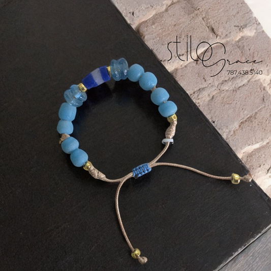 Pulsera Unisex de Cristal Africano Reciclado Anudada (Lolo)
Unisex Recycled African Glass Knotted Bracelet (Lolo)